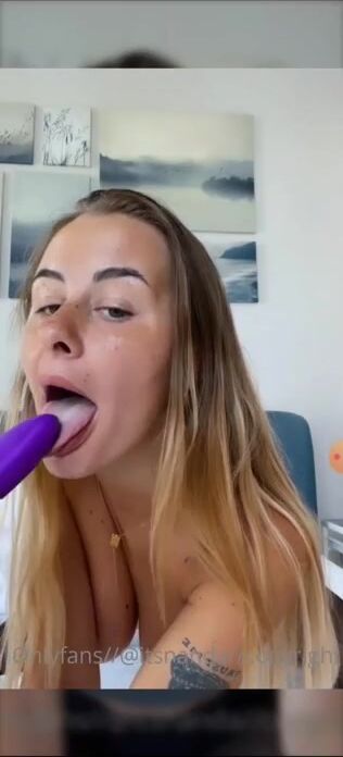 Ragazza Bionda Italiana Tettona Masturbazione Dildo OF Solopornoitaliani