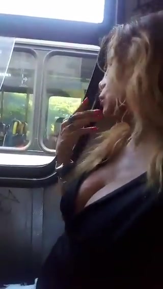 Trans Esce Le Tette In Autobus Solopornoitaliani