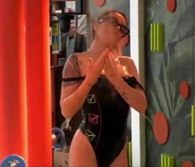 Sophie Codegoni Sotto La Doccia Del Gfvip Solopornoitaliani