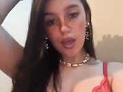 Diciottenne italiana tettona TikTok