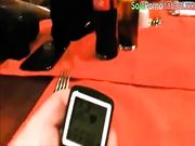Moglie italiana troia si masturba al ristorante