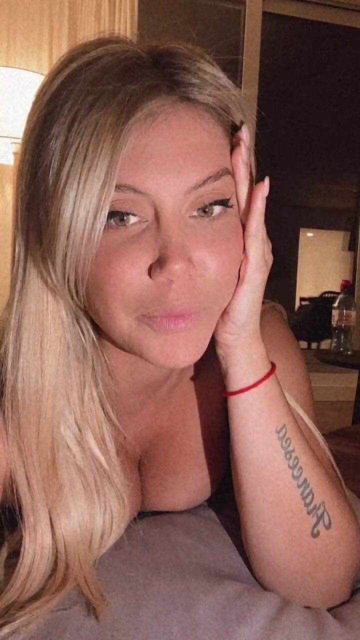 Wanda Nara Diretta lato b splendido | Solopornoitaliani