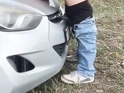 Carsex moglie zoccola scopata sul cofano dell'auto