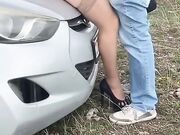 Carsex moglie zoccola scopata sul cofano dell'auto