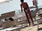 Milf fica al mare in topless