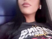 Flash tette in treno ragazza italiana