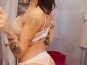 Mietta bella gnocca italiana tatuata