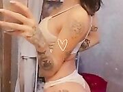 Mietta bella gnocca italiana tatuata