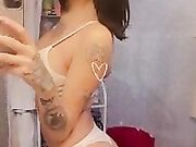 Mietta bella gnocca italiana tatuata