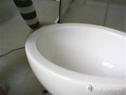 Vi eccita guardarmi mentre mi faccio il bidet