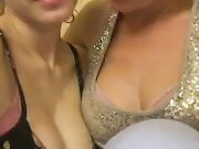 Italiana 18 enne e amica 30 enne escono le tette