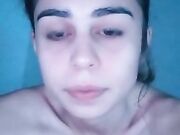 Teen diciottenne con bella fica pelosa