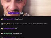 Pompino in diretta e sputazzo in faccia